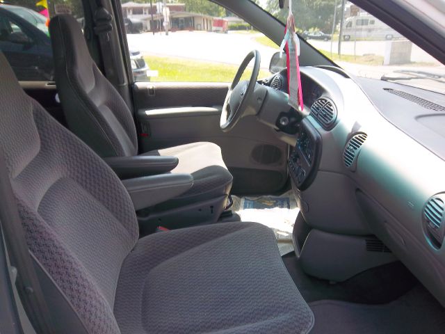 Chrysler Grand Voyager SE MiniVan