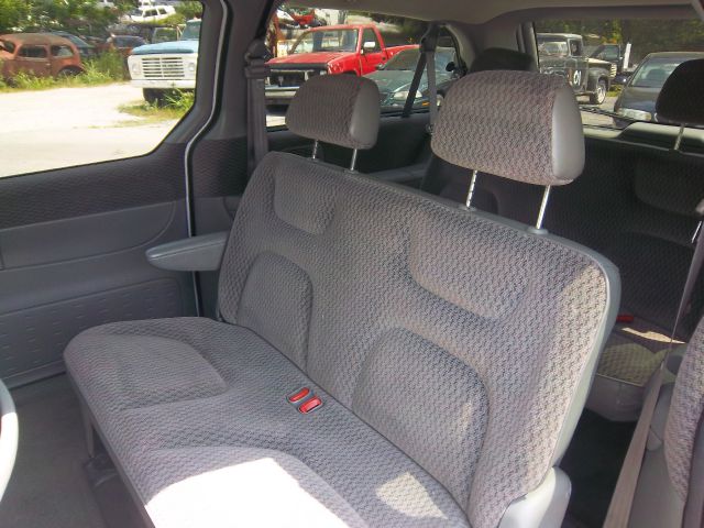 Chrysler Grand Voyager 2000 photo 1