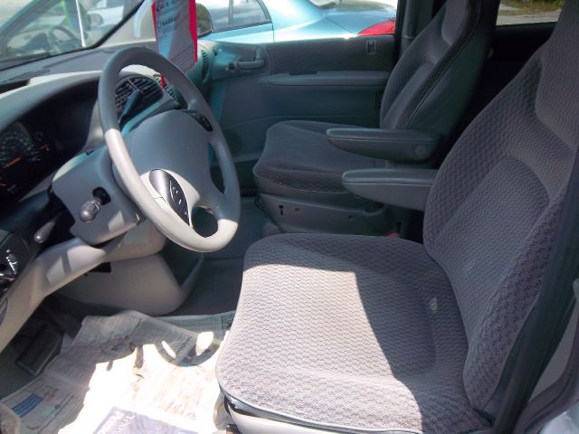 Chrysler Grand Voyager 2000 photo 3