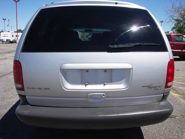 Chrysler Grand Voyager 2000 photo 1