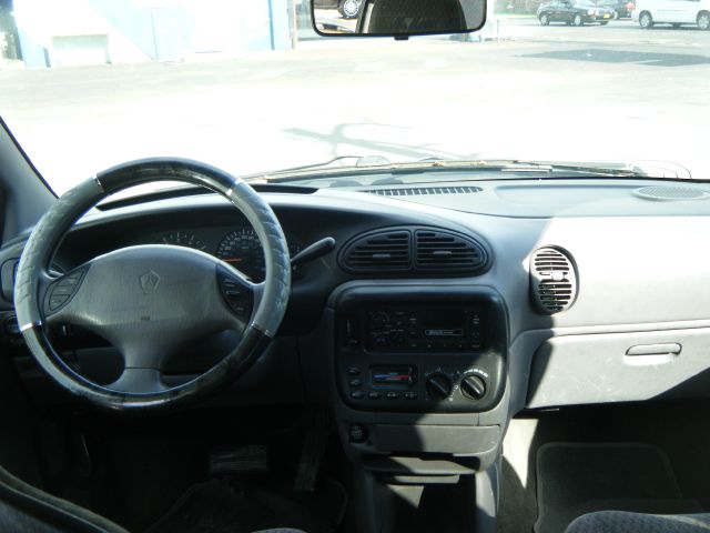 Chrysler Grand Voyager SE MiniVan
