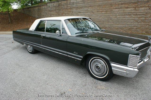 Chrysler Imperial Crown Coupe 1968 photo 3