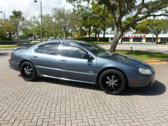 Chrysler LHS 2000 photo 1