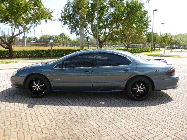 Chrysler LHS 2000 photo 4