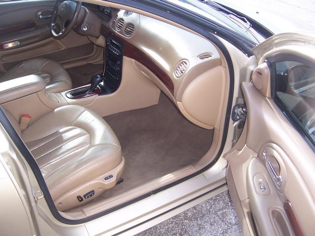 Chrysler LHS 2000 photo 1
