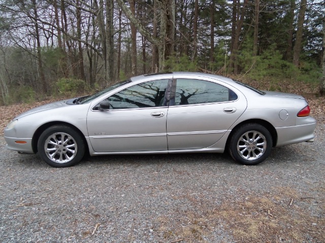 Chrysler LHS 2000 photo 1