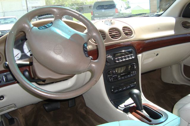 Chrysler LHS 2000 photo 1