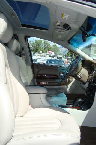 Chrysler LHS 2000 photo 2