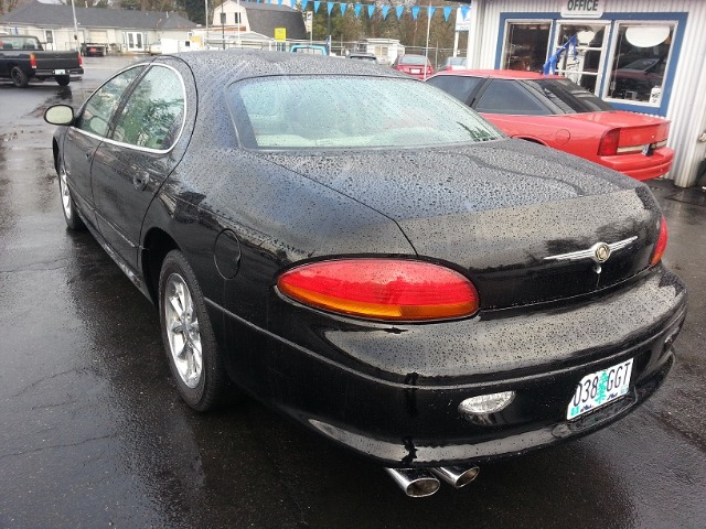 Chrysler LHS 2001 photo 2
