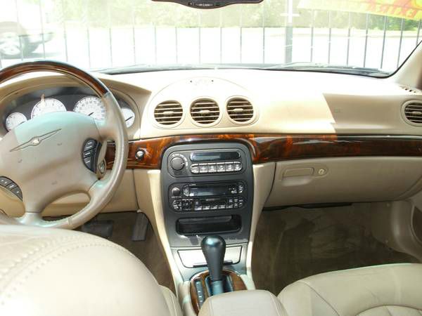 Chrysler LHS 2001 photo 1