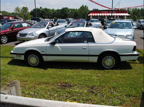 Chrysler Lebaron 1990 photo 3