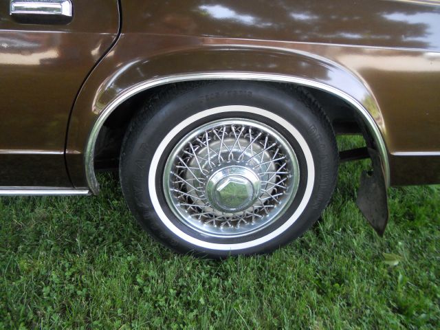 Chrysler Newport 1981 photo 4