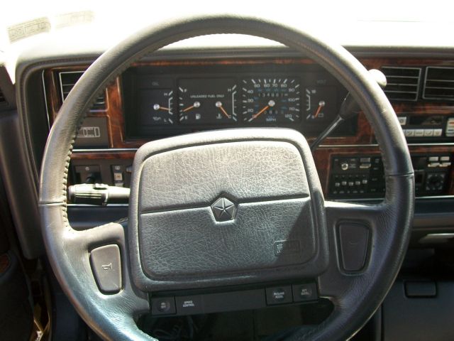 Chrysler New Yorker 1992 photo 2