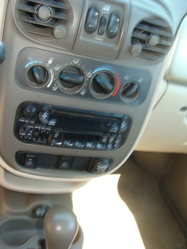 Chrysler PT Cruiser Base SUV