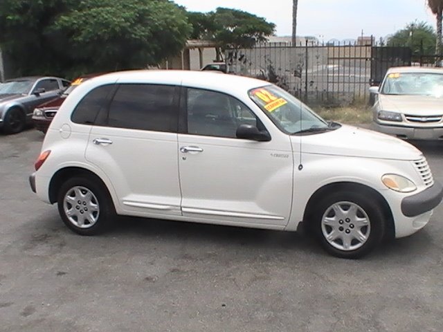 Chrysler PT Cruiser Base SUV