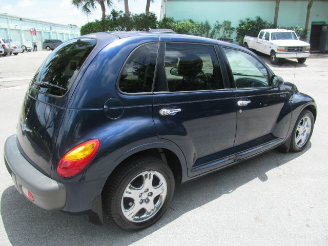 Chrysler PT Cruiser 2002 photo 1