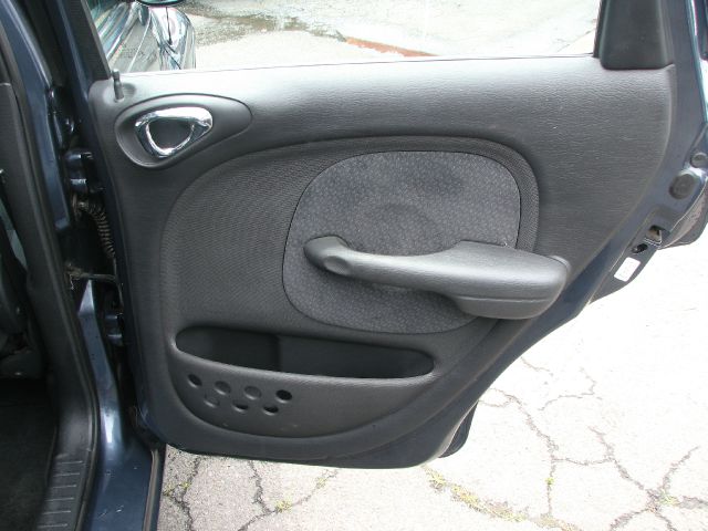 Chrysler PT Cruiser 2003 photo 2