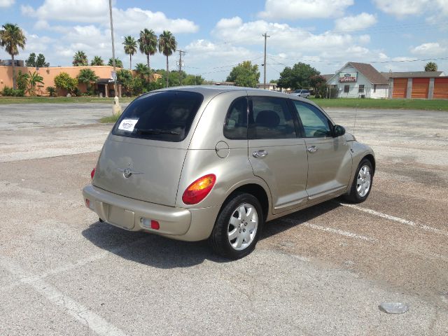 Chrysler PT Cruiser 2004 photo 2