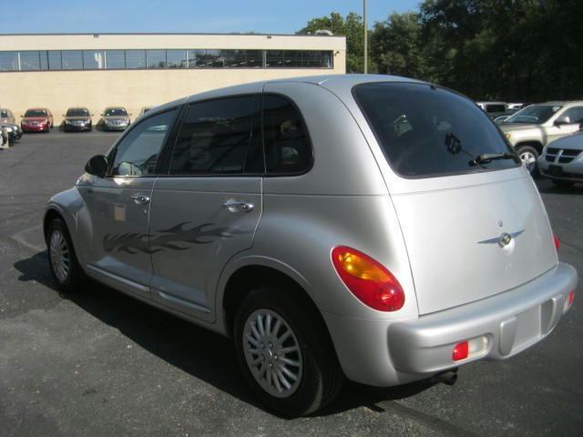 Chrysler PT Cruiser 2004 photo 2