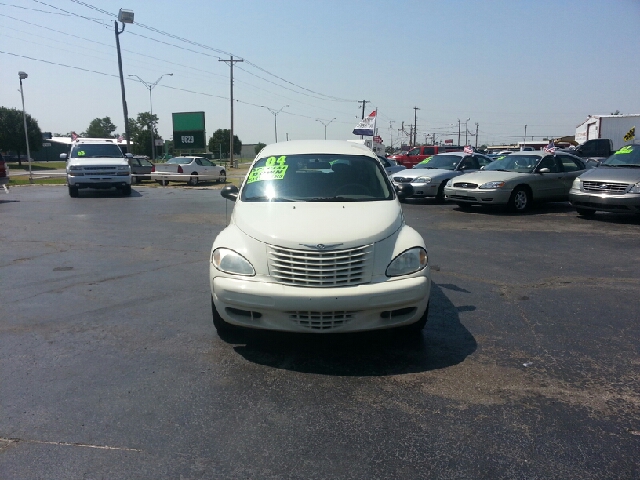 Chrysler PT Cruiser 2004 photo 2