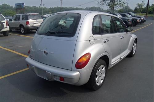 Chrysler PT Cruiser 2004 photo 2