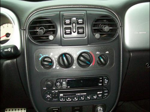 Chrysler PT Cruiser 2004 photo 2