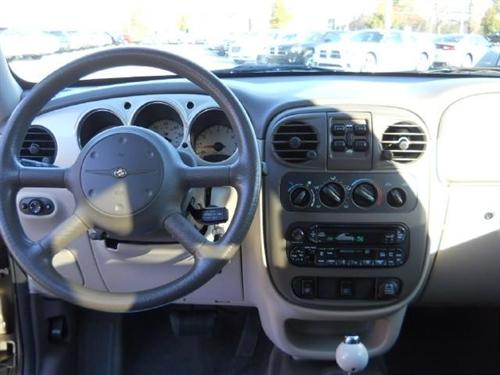 Chrysler PT Cruiser 2004 photo 2
