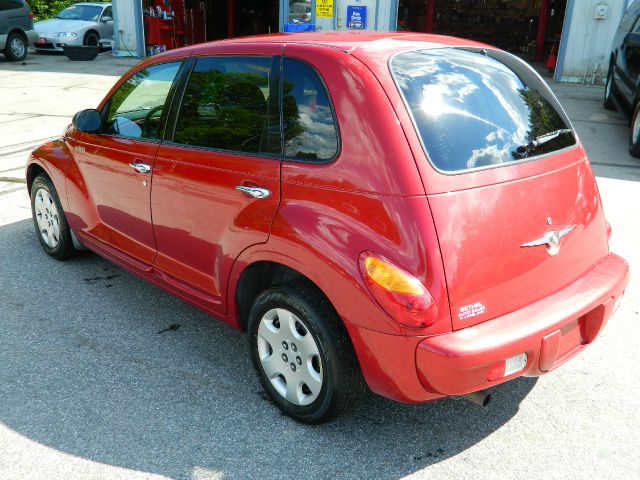 Chrysler PT Cruiser 2004 photo 2