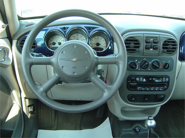 Chrysler PT Cruiser LT Extended Minivan 4D Sport Utility