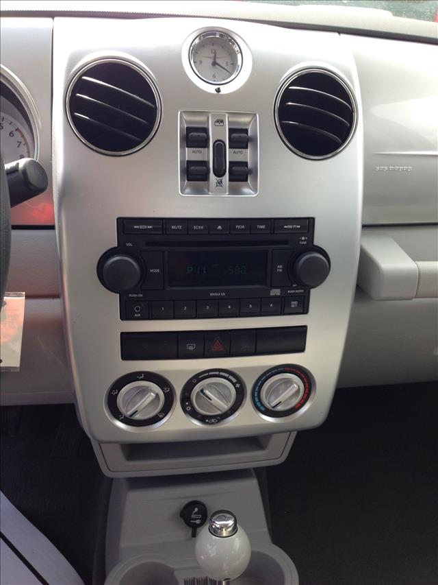 Chrysler PT Cruiser Base SUV