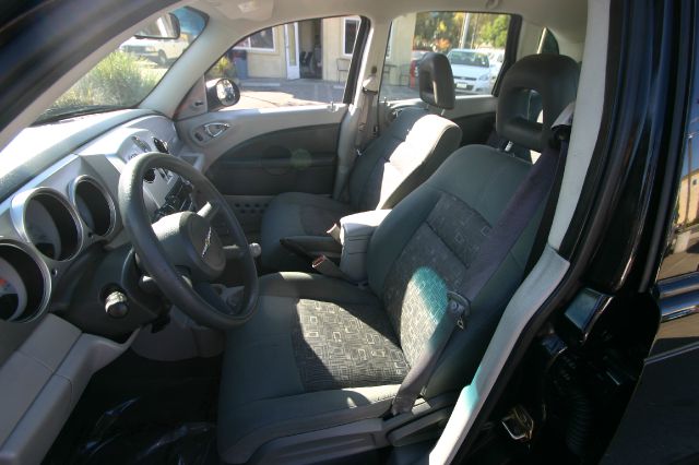 Chrysler PT Cruiser Base SUV