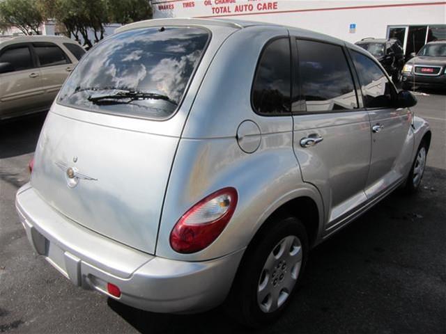 Chrysler PT Cruiser Base SUV