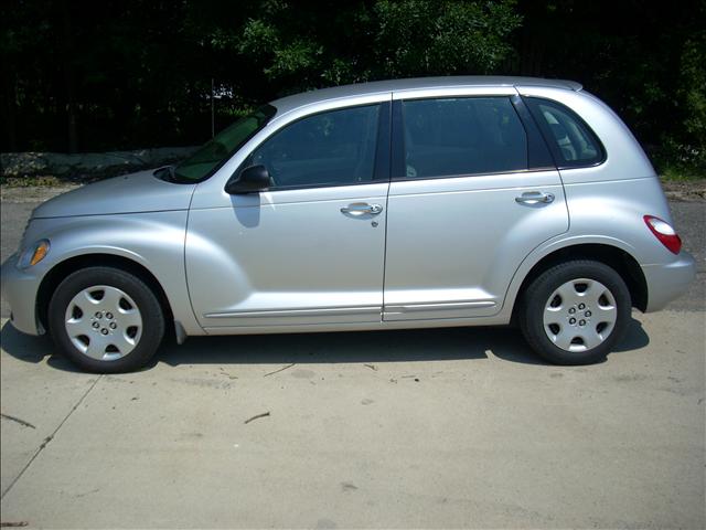 Chrysler PT Cruiser Base Sport Utility