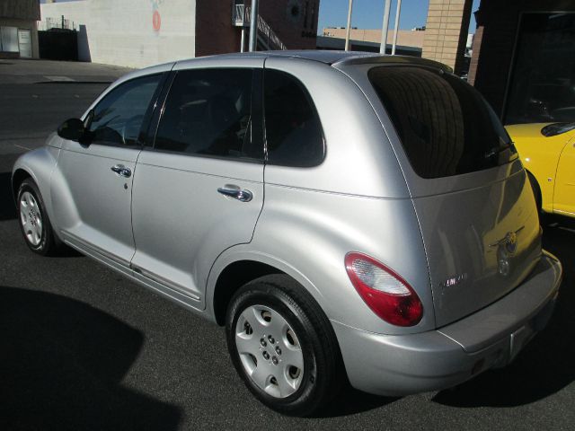 Chrysler PT Cruiser Base SUV