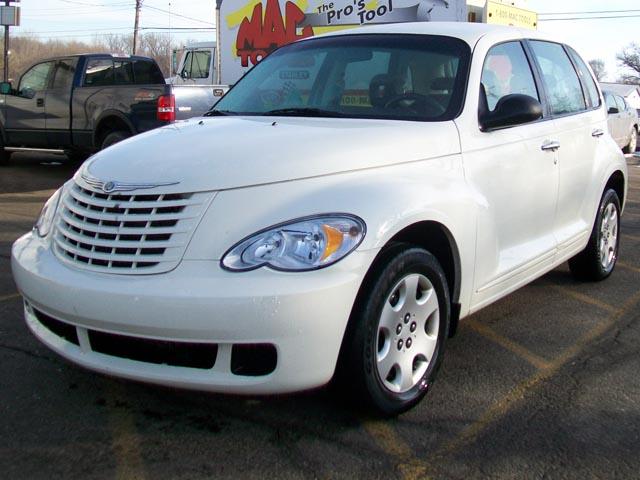 Chrysler PT Cruiser Base Sport Utility