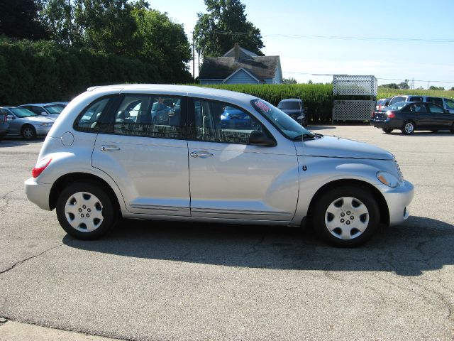 Chrysler PT Cruiser Base SUV