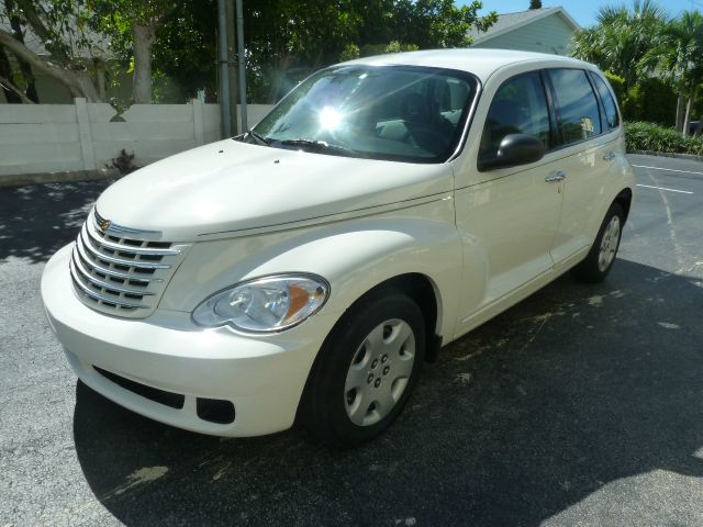 Chrysler PT Cruiser Base SUV