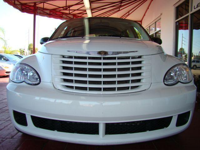 Chrysler PT Cruiser 2009 photo 2