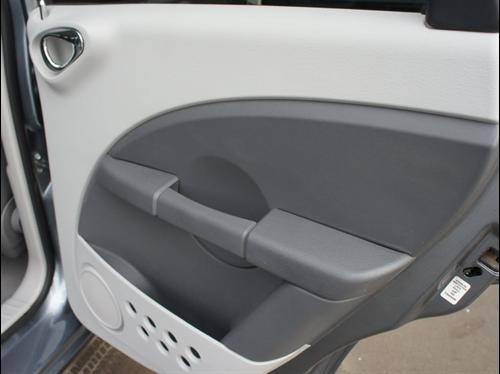 Chrysler PT Cruiser 2010 photo 2