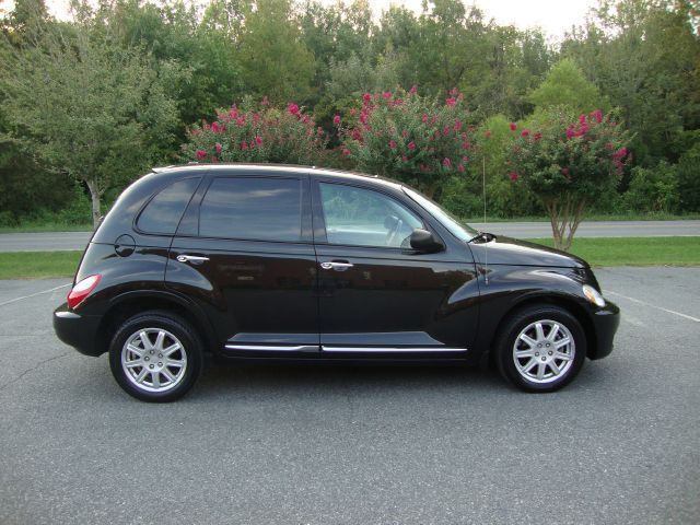 Chrysler PT Cruiser 2010 photo 1