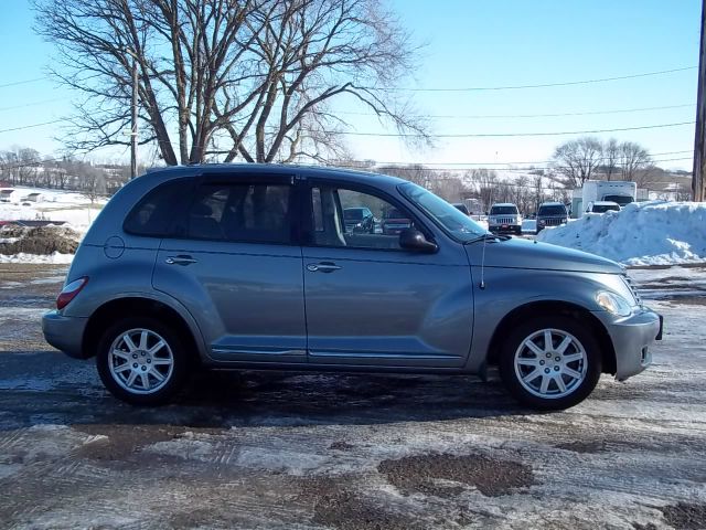 Chrysler PT Cruiser 2010 photo 1