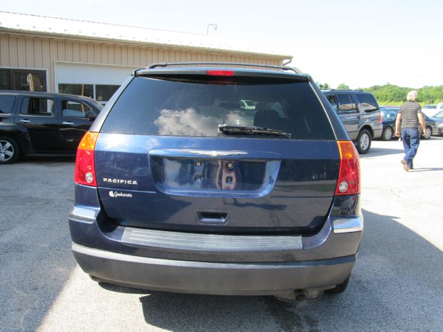 Chrysler Pacifica 2004 photo 2