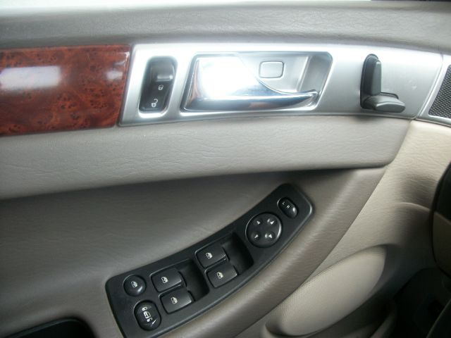 Chrysler Pacifica 2004 photo 2