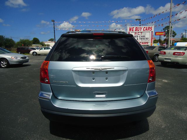 Chrysler Pacifica 2004 photo 2