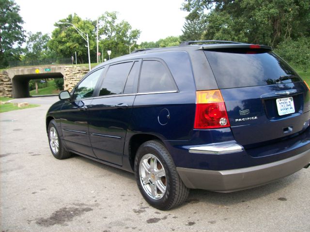 Chrysler Pacifica 2004 photo 2