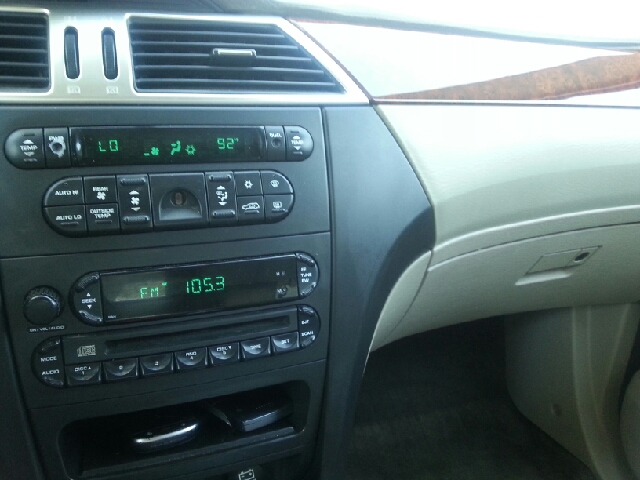 Chrysler Pacifica 2004 photo 2
