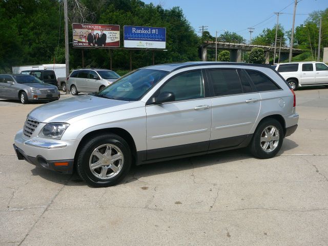 Chrysler Pacifica 2004 photo 2