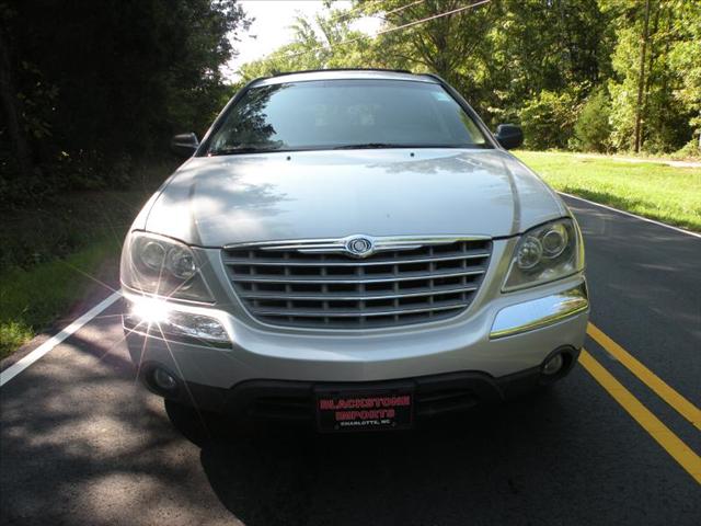 Chrysler Pacifica 2004 photo 2