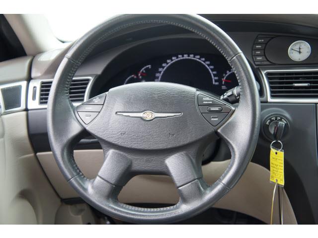 Chrysler Pacifica 2004 photo 2