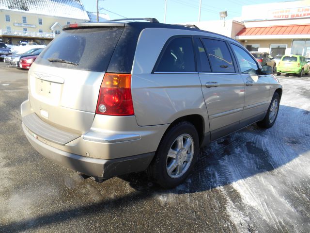 Chrysler Pacifica 2005 photo 2